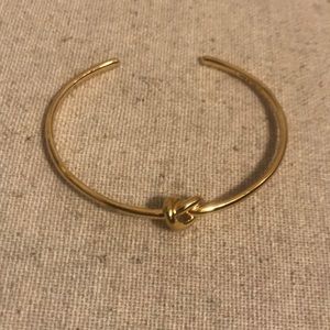 Simple knot cuff
